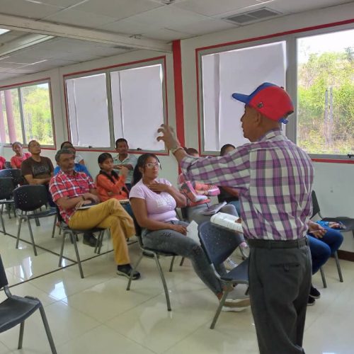 Centro de Formación Cdte. Hugo Chávez dictó taller sobre “Comprensión de la Realidad Nacional e Internacional”