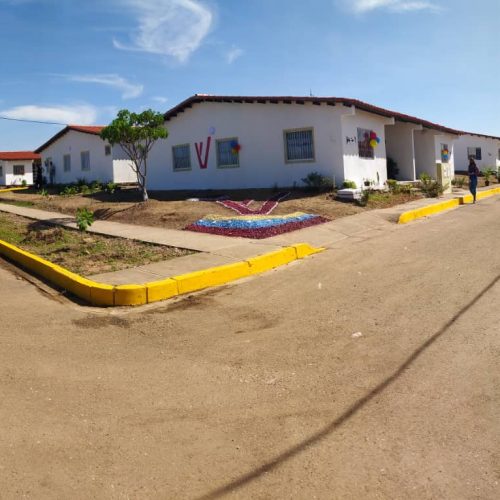 GMVV entrega 45 casas en Urb. “Simón Bolívar” a familias del estado Guárico