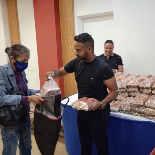 1000 combos proteicos se entregaron a los jubilados de la GMVV
