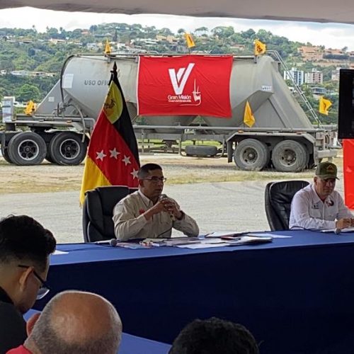 <strong>Villarroel: “El 97% de los 265 elementos de construcción de una vivienda se fabrican en Venezuela”</strong>