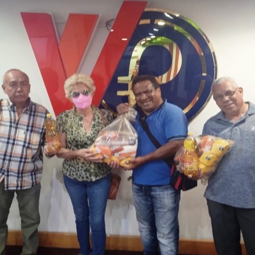 <strong>Jubilados de la GMVV Recibieron Bolsas de Alimentación</strong>