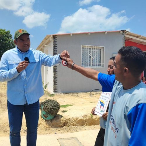 35 familias falconianas cumplen el sueño de una vivienda propia gracias a la GMVV