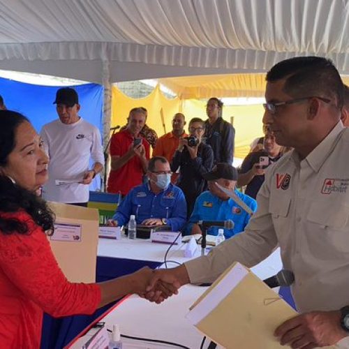 Ministro Villarroel elevará al Presidente Maduro nuevo Reglamento de Funcionamiento de las AVV