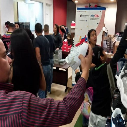 Trabajadores del Minhvi adquirieron calzado a bajo costo a través del Plan Z