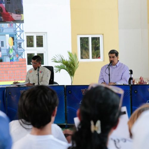Presidente Maduro cierra celebración 12° aniversario de la GMVV con entrega especial de viviendas