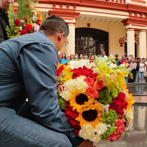 GMVV rindió homenaje  al Comandante Chávez con ofrenda floral
