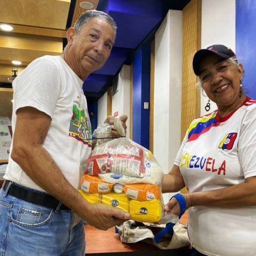  GMVV entrega 900 nuevas bolsas de alimentación a sus jubilados