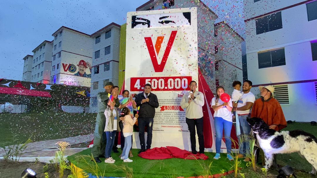 Presidente Maduro celebra sus 10 años de Gobierno con la entrega del Hito 4.500.000 de la GMVV