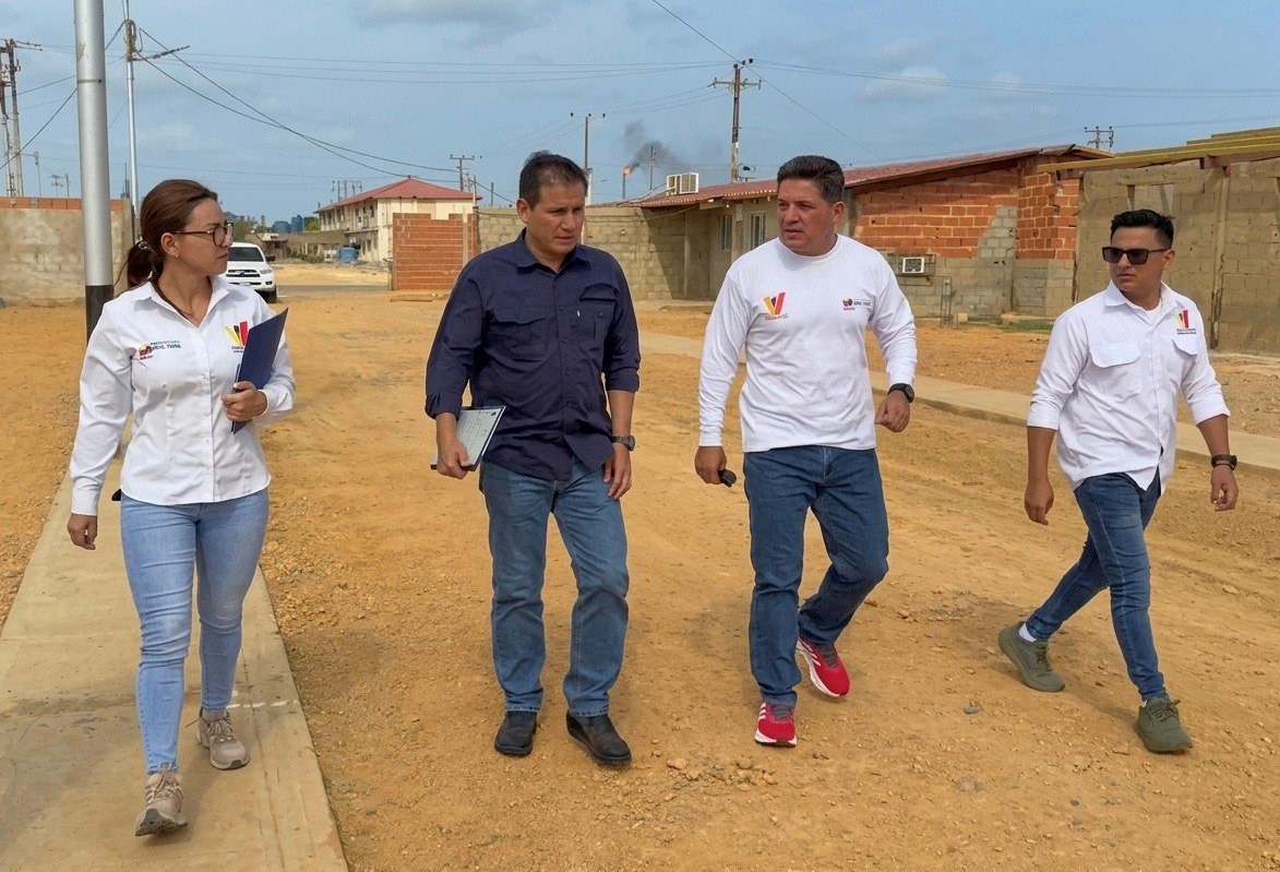 Inspeccionan urbanismos de Falcón