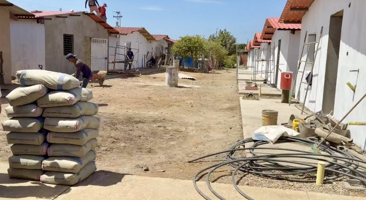 Inspeccionan urbanismo La Encrucijada en Nueva Esparta