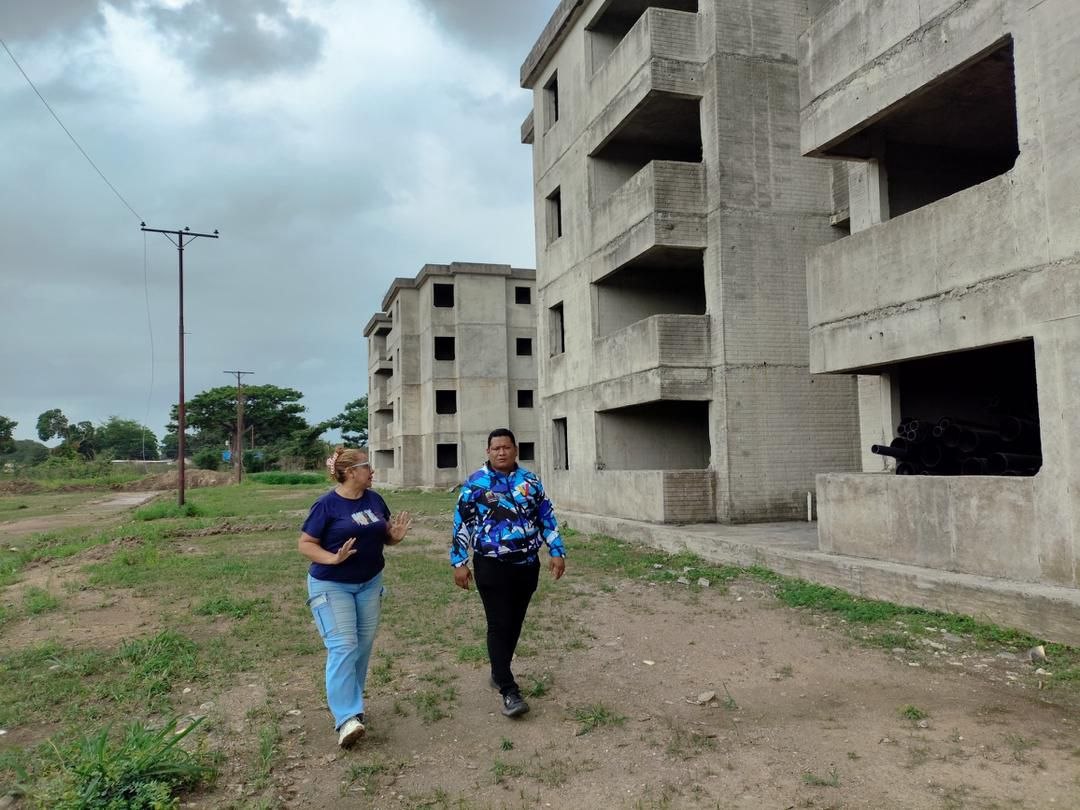 Supervisan construcción de 160 nuevos apartamentos en Portuguesa
