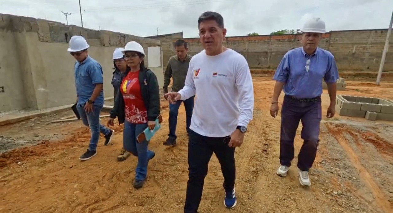 Ministro Márquez inspecciona avances de construcción en Monagas