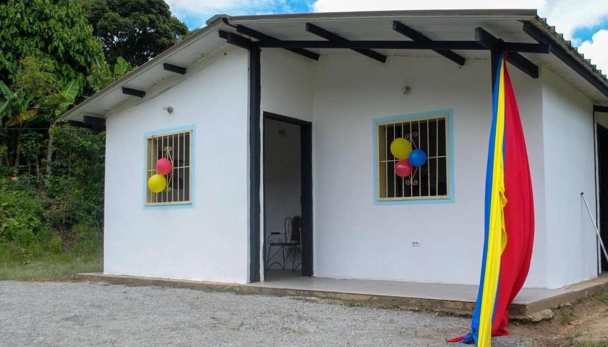 Avanzan trabajos de culminación de viviendas en Lara