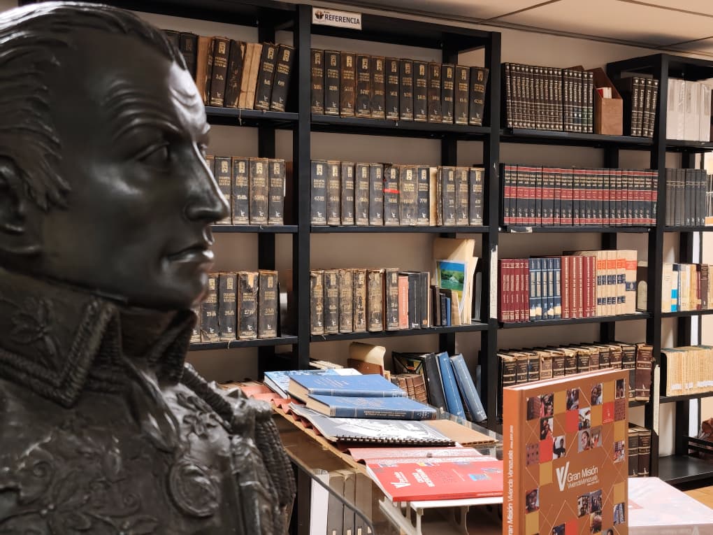 IMAGEN BIBLIOTECA (4)