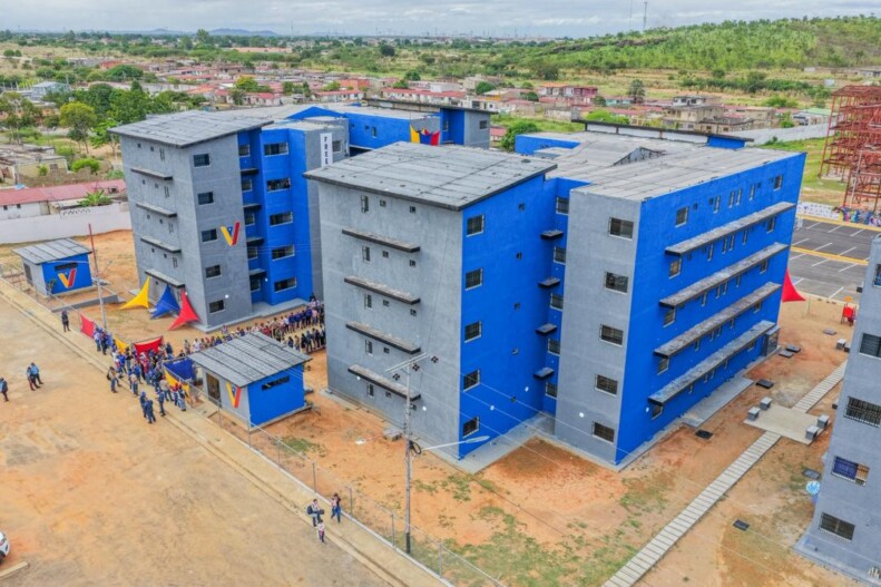 Gobierno Bolivariano entrega 90 viviendas a la clase obrera en Puerto Ordaz