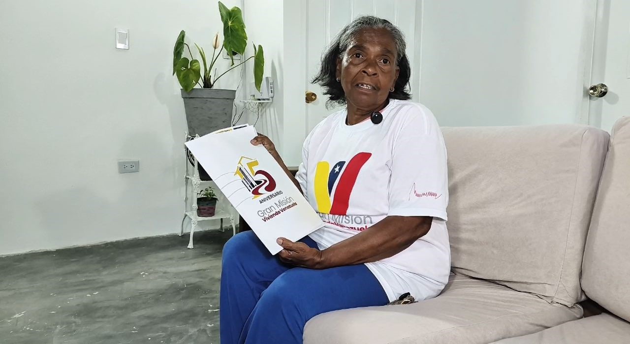 Entregan viviendas con sus títulos de propiedad a familias de Miranda