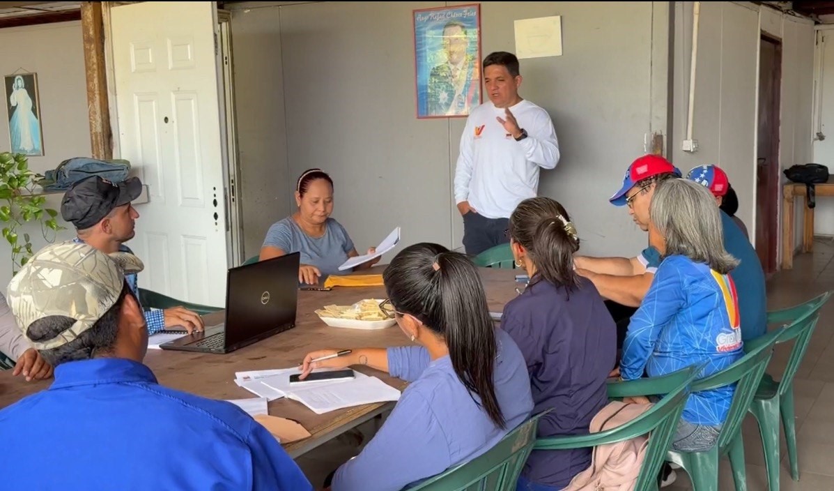 Ministro Márquez encabeza mesa de trabajo en Cojedes para acelerar construcción de viviendas