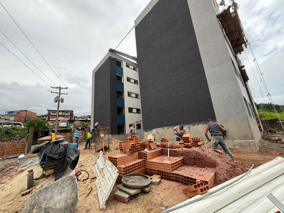 Avanza construcción de 20 nuevos apartamentos en el urbanismo La Castra