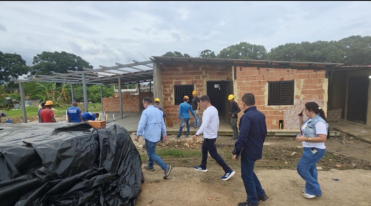 Inspeccionan avances del Plan de Culminación de Viviendas Aisladas en Carabobo
