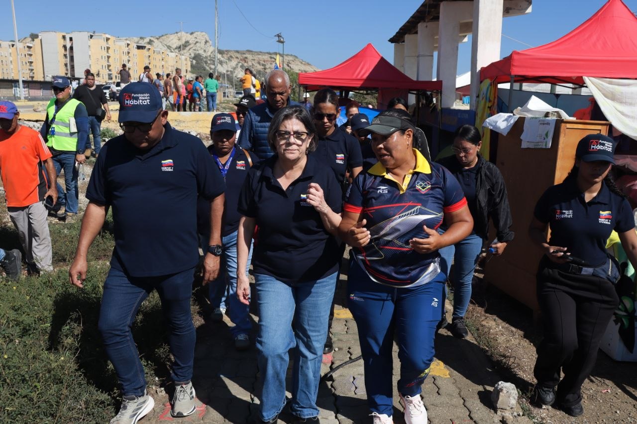 MINHVI ejecuta inspección técnica en el urbanismo Mare Abajo de La Guaira